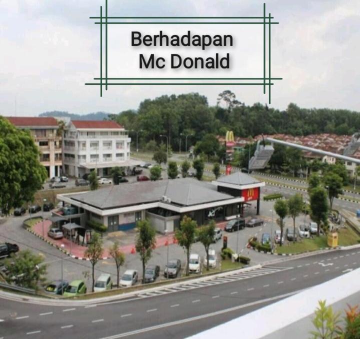 Azin Ramli Studio Seri Kembangan Luaran gambar